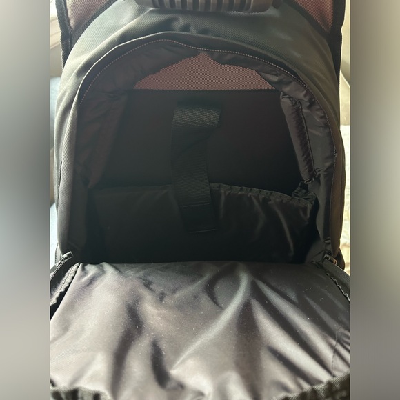 XPS laptop/ gaming black and grey backpack. New without tags. ++pockets - Picture 3 of 4